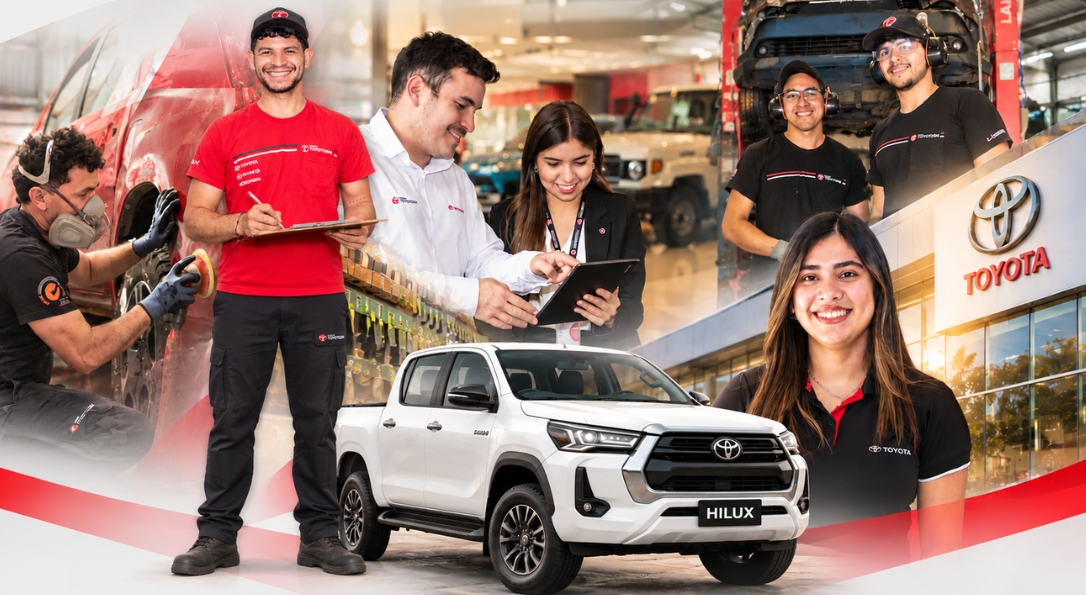 Familia Toyotoshi junto a vehículos Toyota